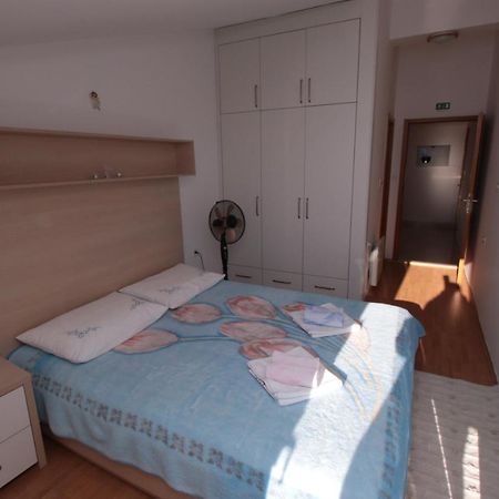 אומיס Apartmani Damir Livajic מראה חיצוני תמונה
