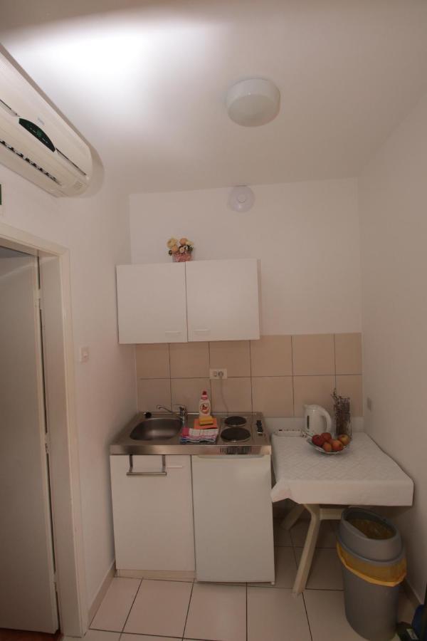 אומיס Apartmani Damir Livajic מראה חיצוני תמונה