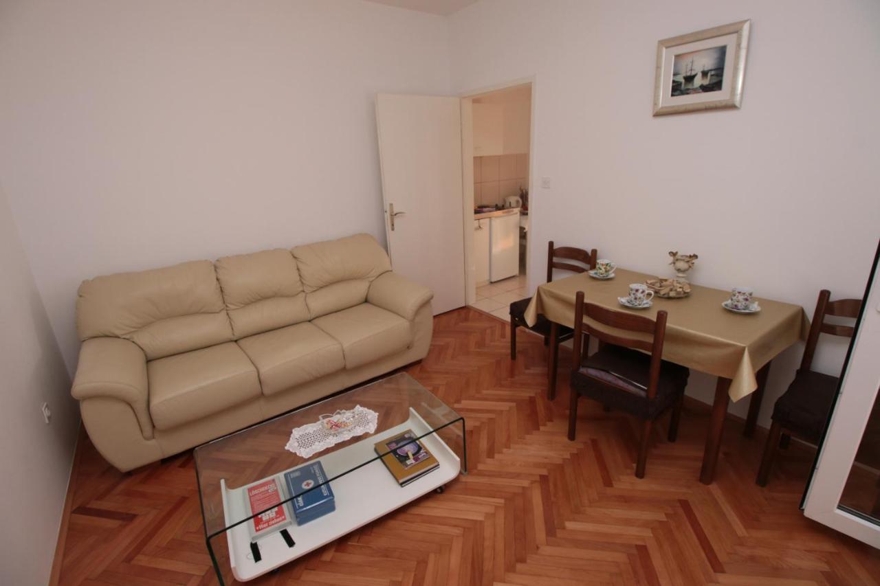 אומיס Apartmani Damir Livajic מראה חיצוני תמונה